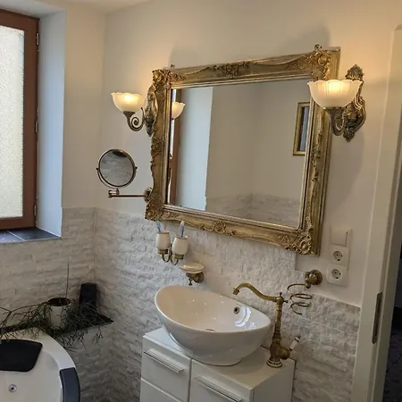 Altes Haeusle Am Waschbach-weinberg Edenkoben