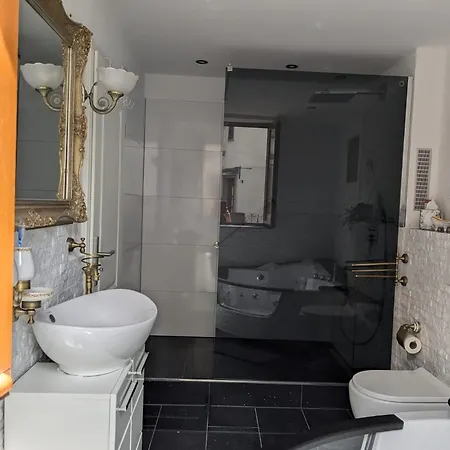 Altes Haeusle Am Waschbach-weinberg Apartamento