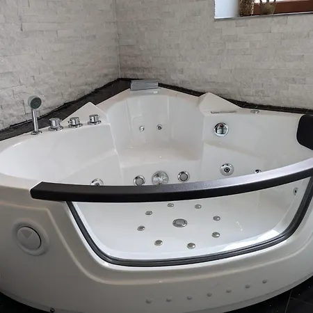 Altes Haeusle Am Waschbach-weinberg Apartamento *