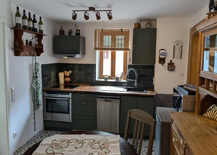 Altes Haeusle Am Waschbach-weinberg * Edenkoben