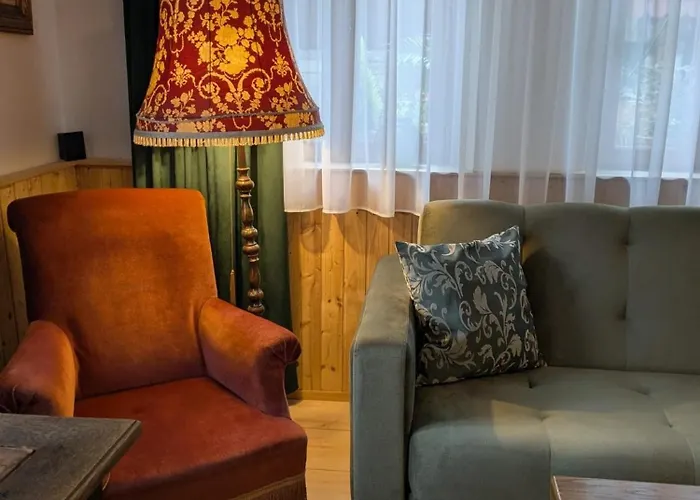 Altes Haeusle Am Waschbach-weinberg